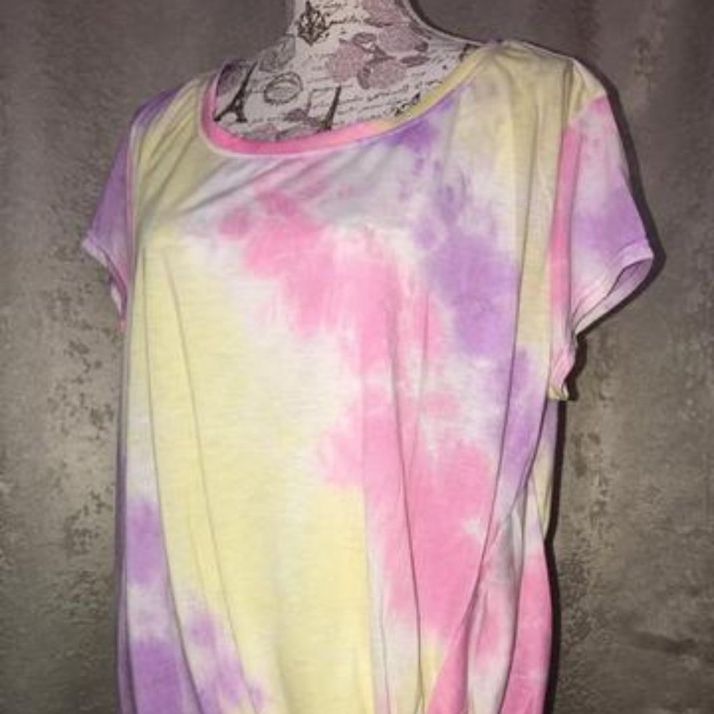 Tie Dye Tee, Knotted Hem (Standard & Plus Size)